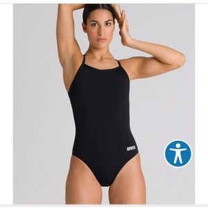 Arena solid light drop back one piece